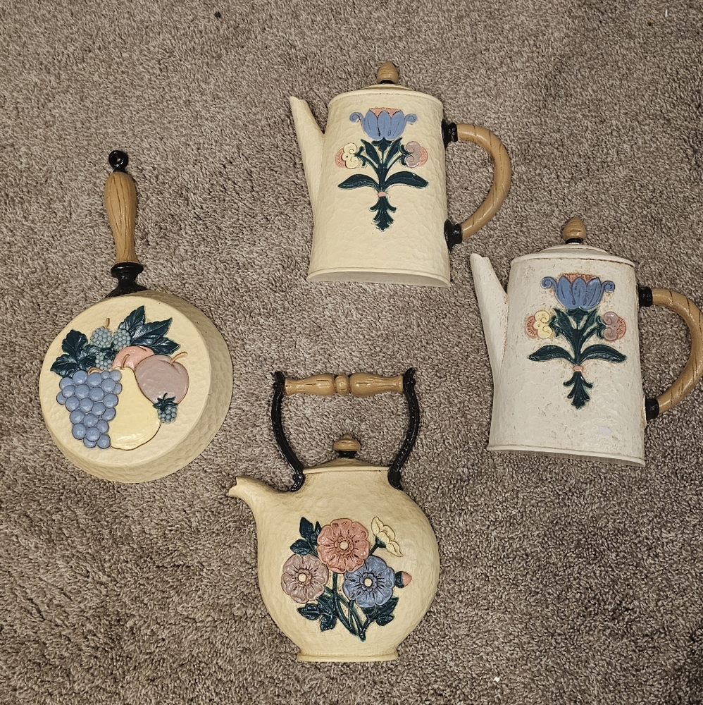 1995 Home Interiors Wall Plaque - Floral Burwood Wall Art